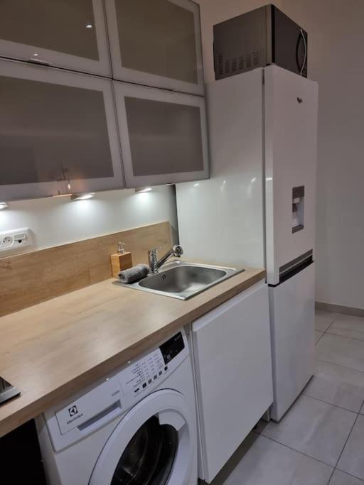 Nalan Orrygeois, Spa, Sauna, Proche Asterix Eksteriør billede